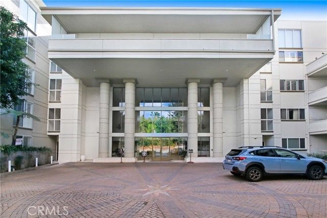 4949 Genesta 104, Encino (los Angeles), CA 91316