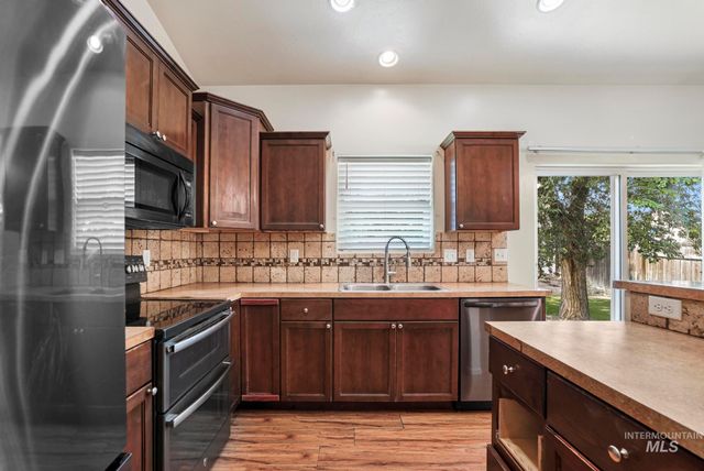 786 Parkwood Dr., Twin Falls, ID 83301