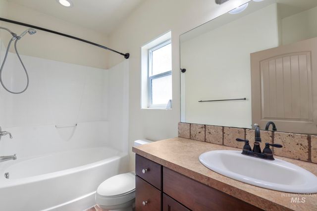 786 Parkwood Dr., Twin Falls, ID 83301