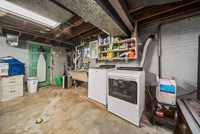 2961 W 97th Street, Evergreen Park, IL 60805