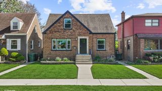 2961 W 97th Street, Evergreen Park, IL 60805