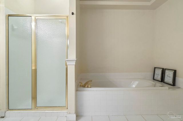 6052 Firefly Dr, Pensacola, FL 32507