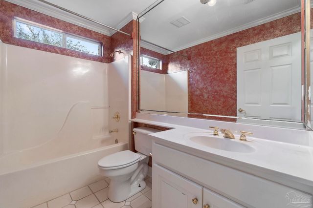 6052 Firefly Dr, Pensacola, FL 32507