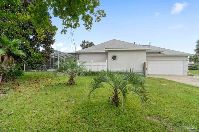 6052 Firefly Dr, Pensacola, FL 32507