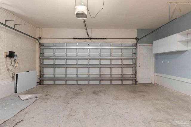 6052 Firefly Dr, Pensacola, FL 32507