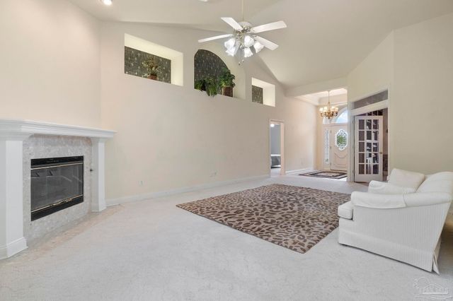 6052 Firefly Dr, Pensacola, FL 32507