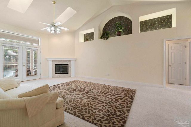 6052 Firefly Dr, Pensacola, FL 32507