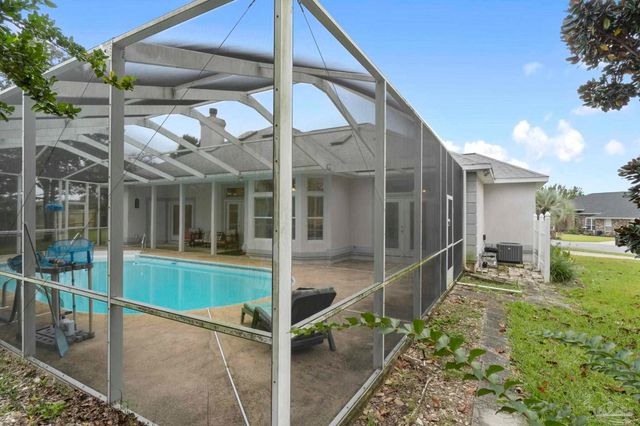 6052 Firefly Dr, Pensacola, FL 32507