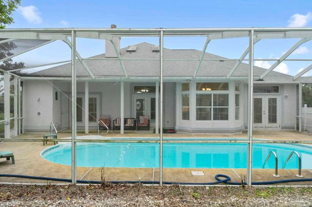 6052 Firefly Dr, Pensacola, FL 32507