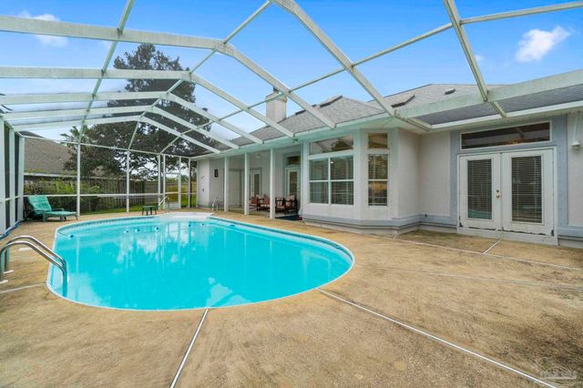 6052 Firefly Dr, Pensacola, FL 32507