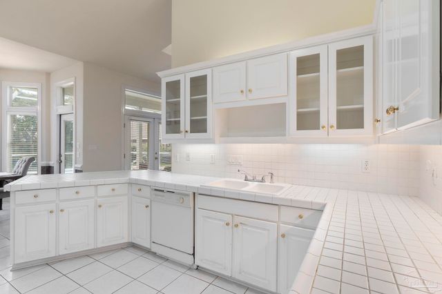 6052 Firefly Dr, Pensacola, FL 32507