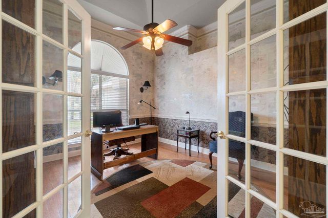 6052 Firefly Dr, Pensacola, FL 32507