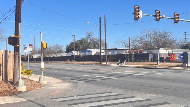 7137 W Military, San Antonio, TX 78227