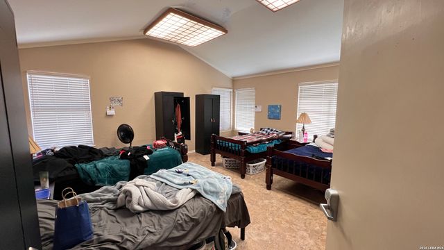 7137 W Military, San Antonio, TX 78227