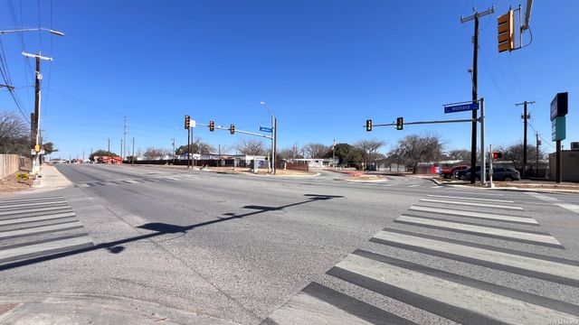 7137 W Military, San Antonio, TX 78227