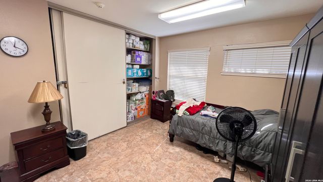 7137 W Military, San Antonio, TX 78227