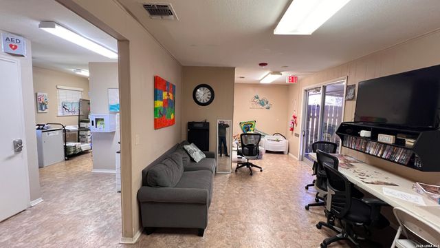 7137 W Military, San Antonio, TX 78227