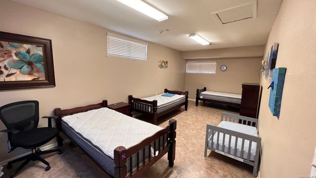 7137 W Military, San Antonio, TX 78227