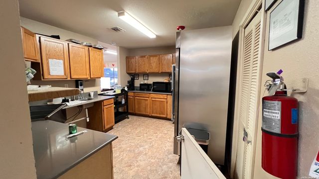 7137 W Military, San Antonio, TX 78227