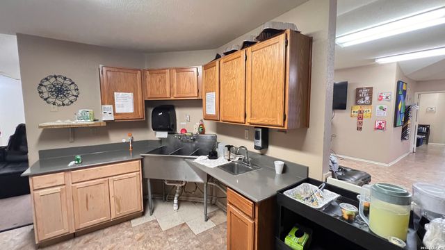 7137 W Military, San Antonio, TX 78227