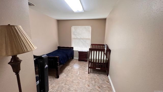 7137 W Military, San Antonio, TX 78227