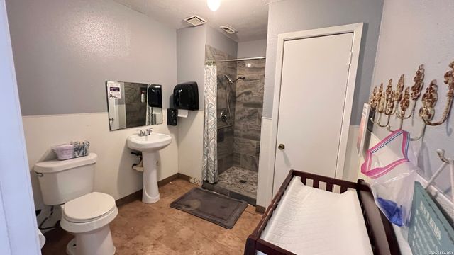 7137 W Military, San Antonio, TX 78227