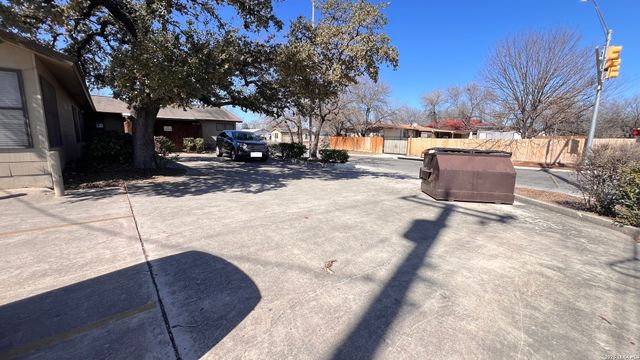 7137 W Military, San Antonio, TX 78227