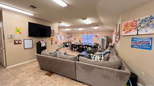 7137 W Military, San Antonio, TX 78227