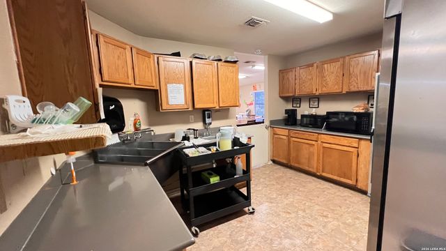 7137 W Military, San Antonio, TX 78227