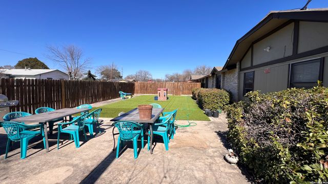 7137 W Military, San Antonio, TX 78227