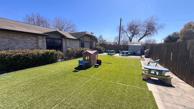 7137 W Military, San Antonio, TX 78227