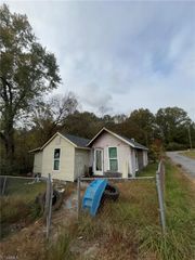 607 Truman Street, Eden, NC 27288
