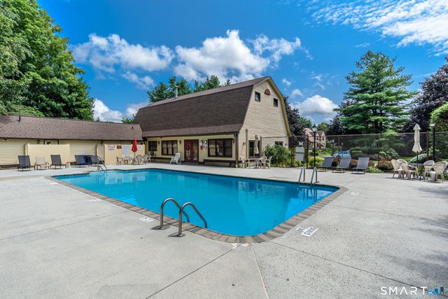 10 Stillmeadow Circle 10, Monroe, CT 06468