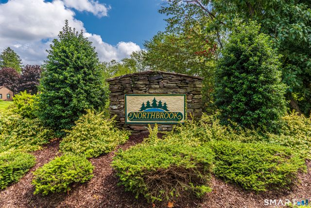 10 Stillmeadow Circle 10, Monroe, CT 06468