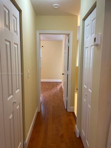 81 SW 3rd St 81, Pompano Beach, FL 33060