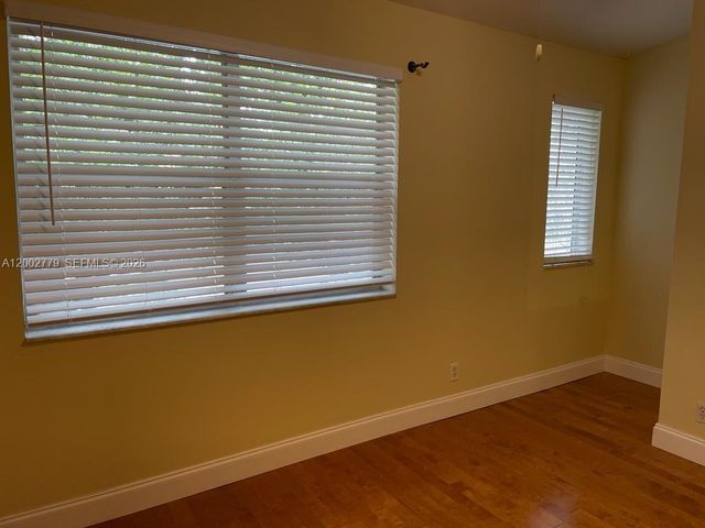 81 SW 3rd St 81, Pompano Beach, FL 33060