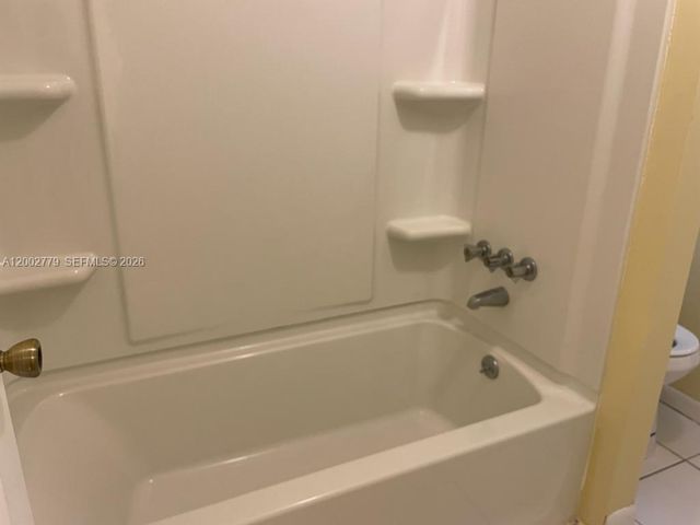 81 SW 3rd St 81, Pompano Beach, FL 33060