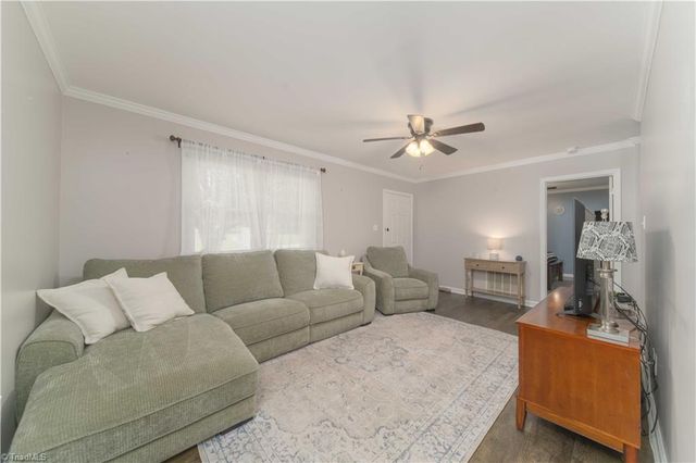 2186 Vienna Dozier Road, Pfafftown, NC 27040