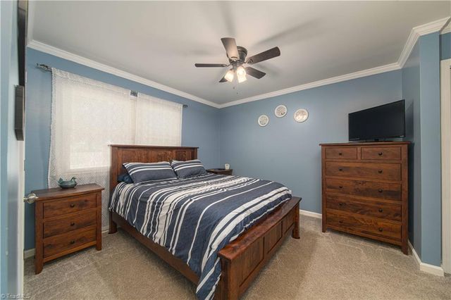 2186 Vienna Dozier Road, Pfafftown, NC 27040