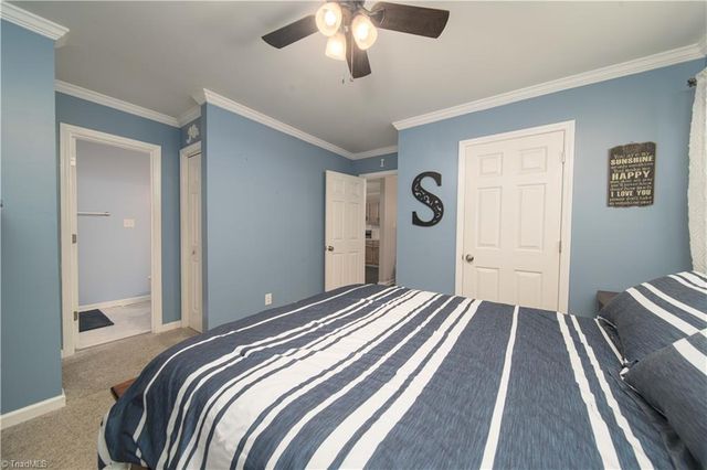 2186 Vienna Dozier Road, Pfafftown, NC 27040