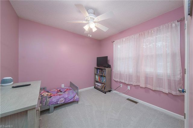 2186 Vienna Dozier Road, Pfafftown, NC 27040