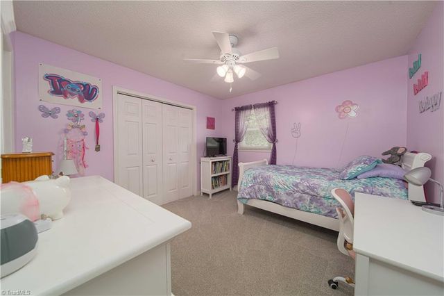 2186 Vienna Dozier Road, Pfafftown, NC 27040