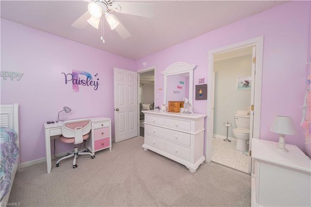 2186 Vienna Dozier Road, Pfafftown, NC 27040