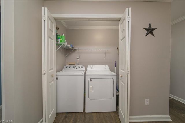 2186 Vienna Dozier Road, Pfafftown, NC 27040