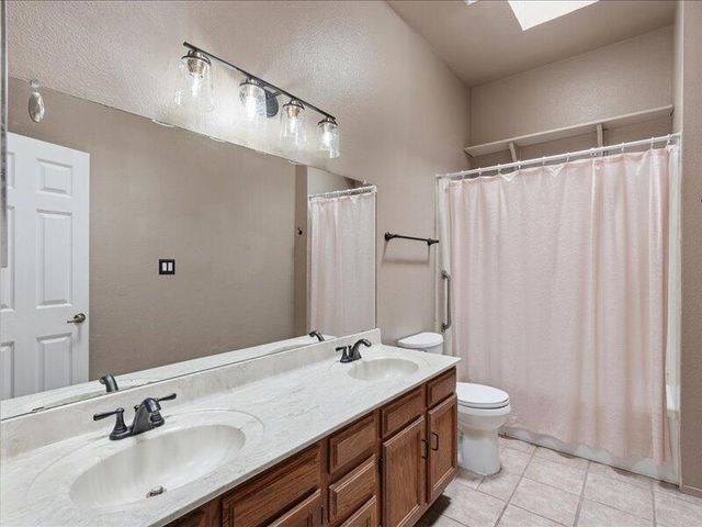 5400 Luttrell Court NE, Albuquerque, NM 87111
