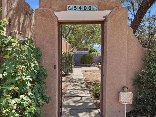 5400 Luttrell Court NE, Albuquerque, NM 87111