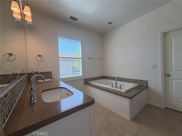 209 Rodeo, Irvine, CA 92602