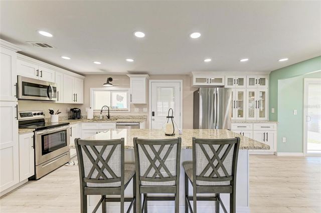 8 S BUENA VISTA AVENUE, Englewood, FL 34223