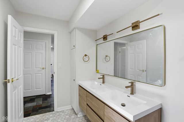 5441 N Kenmore Road, Indianapolis, IN 46226