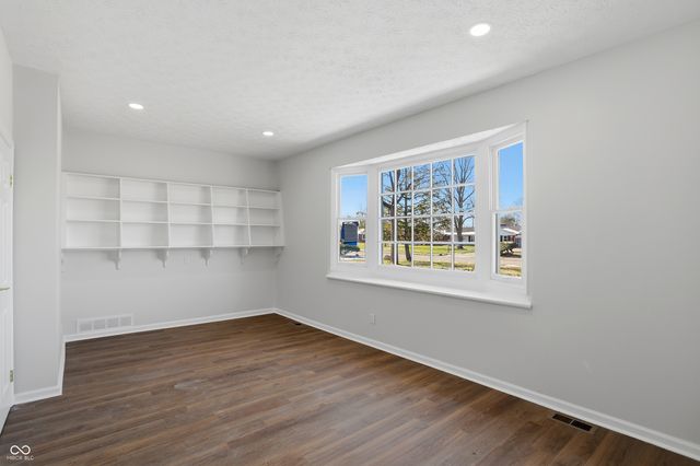 5441 N Kenmore Road, Indianapolis, IN 46226